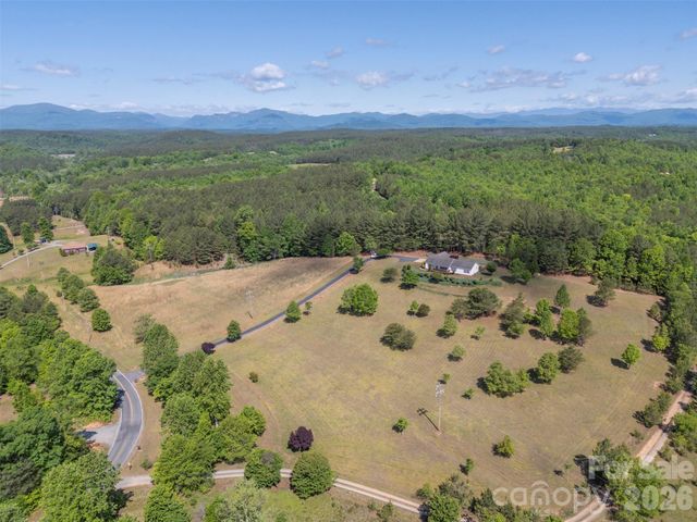 456 River Road, Rutherfordton, NC 28139