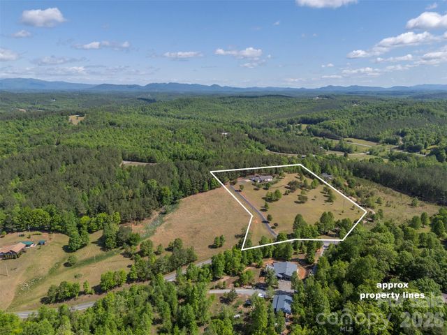 456 River Road, Rutherfordton, NC 28139