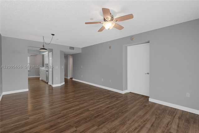 550 SW 138th Ave 404K, Pembroke Pines, FL 33027