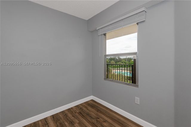 550 SW 138th Ave 404K, Pembroke Pines, FL 33027