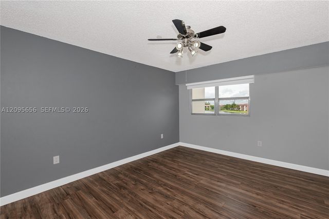 550 SW 138th Ave 404K, Pembroke Pines, FL 33027