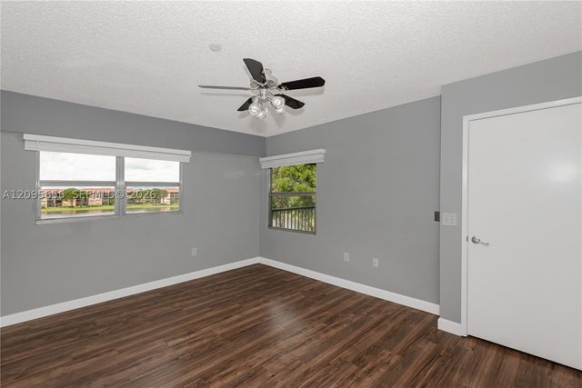 550 SW 138th Ave 404K, Pembroke Pines, FL 33027