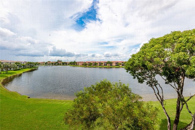 550 SW 138th Ave 404K, Pembroke Pines, FL 33027