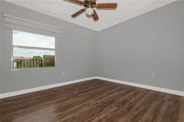 550 SW 138th Ave 404K, Pembroke Pines, FL 33027