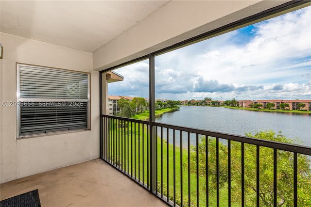 550 SW 138th Ave 404K, Pembroke Pines, FL 33027