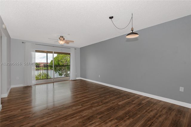 550 SW 138th Ave 404K, Pembroke Pines, FL 33027