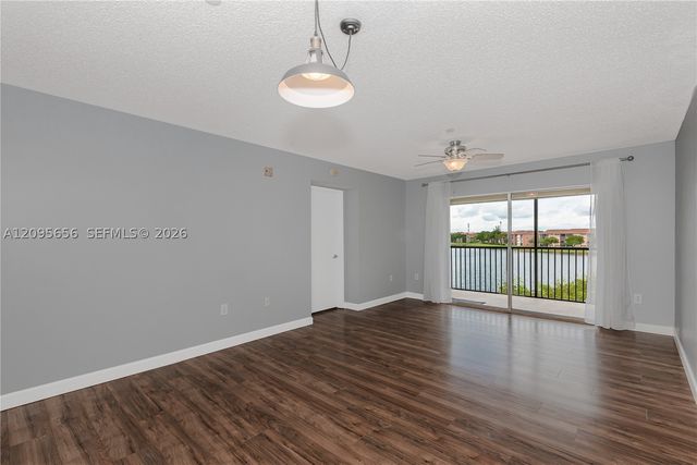 550 SW 138th Ave 404K, Pembroke Pines, FL 33027