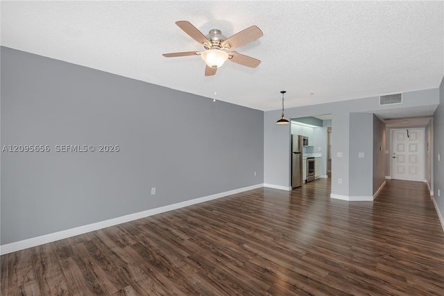 550 SW 138th Ave 404K, Pembroke Pines, FL 33027