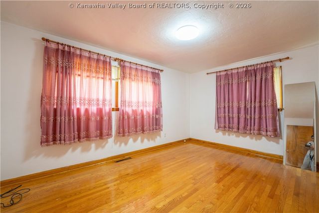 1129 Emerald Road, Charleston, WV 25314
