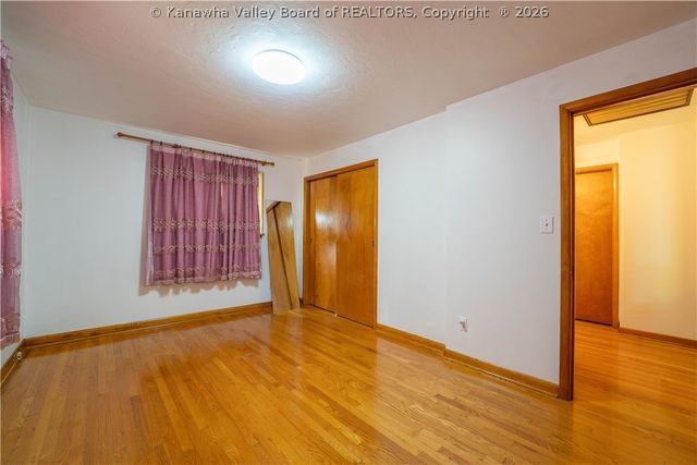 1129 Emerald Road, Charleston, WV 25314