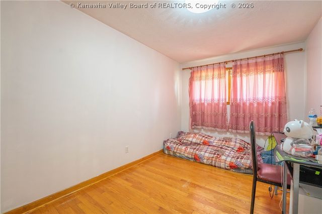 1129 Emerald Road, Charleston, WV 25314