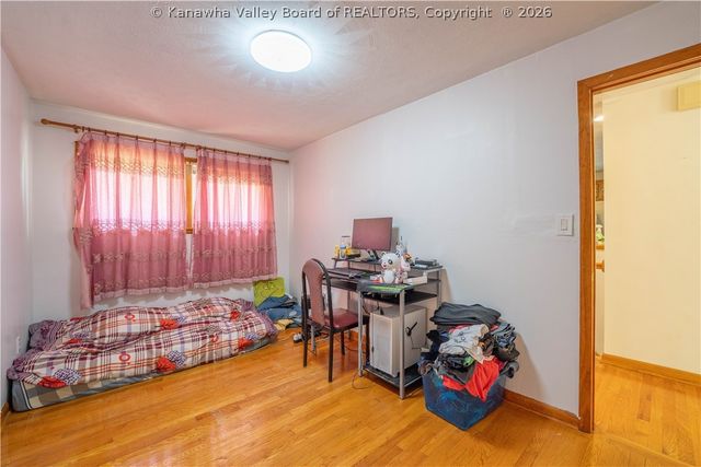 1129 Emerald Road, Charleston, WV 25314