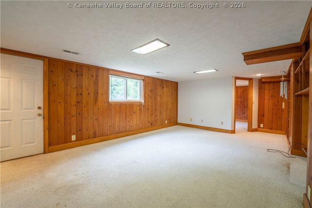 1129 Emerald Road, Charleston, WV 25314