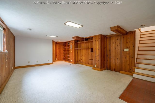 1129 Emerald Road, Charleston, WV 25314