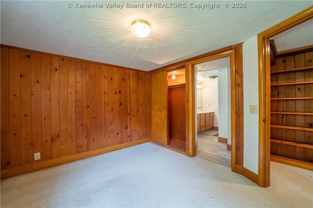 1129 Emerald Road, Charleston, WV 25314