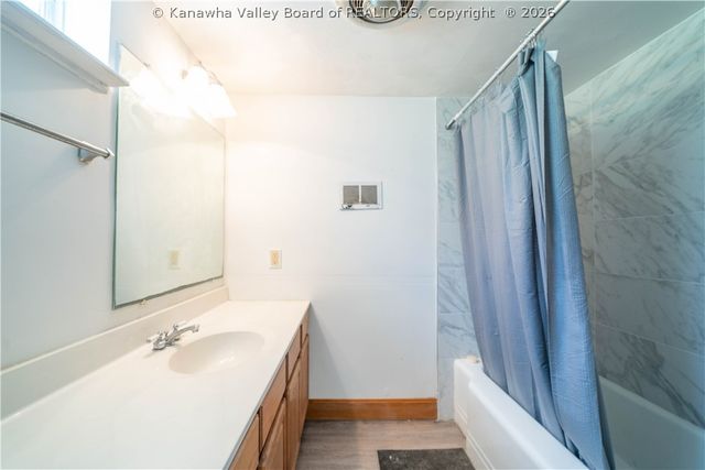 1129 Emerald Road, Charleston, WV 25314