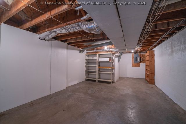 1129 Emerald Road, Charleston, WV 25314