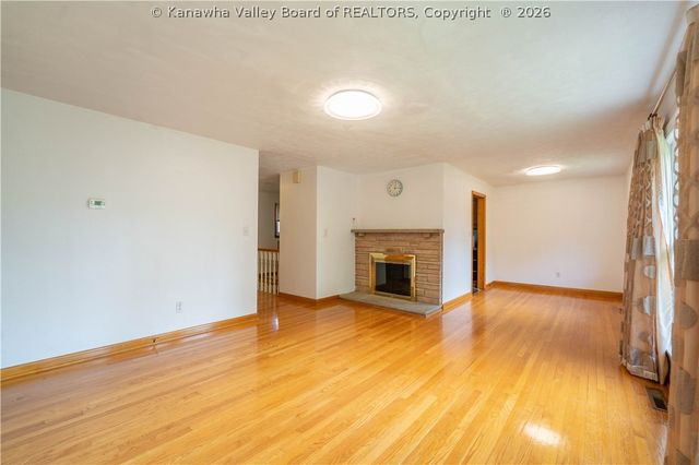1129 Emerald Road, Charleston, WV 25314