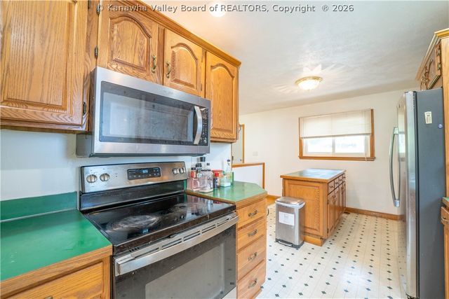 1129 Emerald Road, Charleston, WV 25314