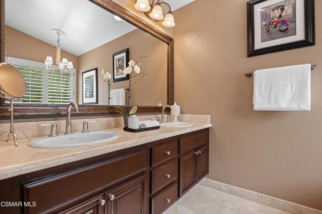 155 Concerto Drive, Oak Park, CA 91377