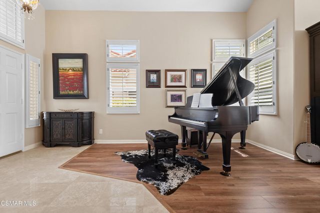 155 Concerto Drive, Oak Park, CA 91377