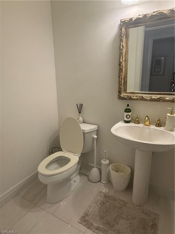 562 Laguna Royale BLVD 604, Naples, FL 34119