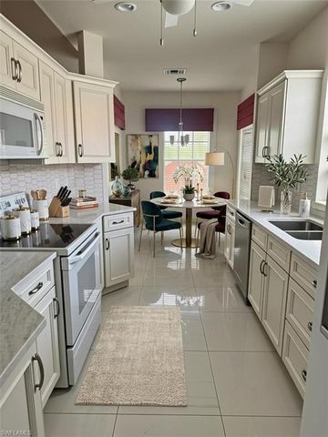 562 Laguna Royale BLVD 604, Naples, FL 34119