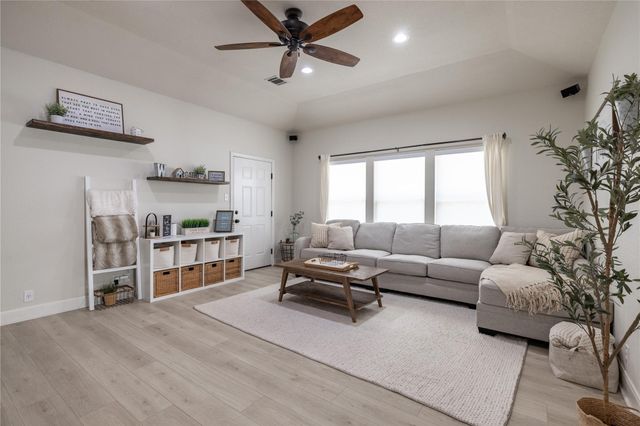 108 Kyle LN, Georgetown, TX 78633