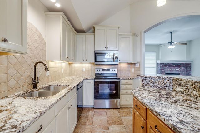 2311 Springhill Court, Mineral Wells, TX 76067