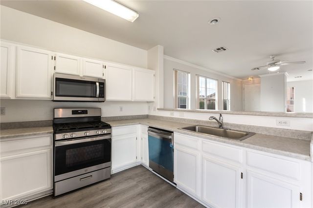 2520 Bottle Palm Court, Las Vegas, NV 89106