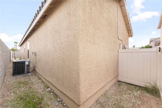 2520 Bottle Palm Court, Las Vegas, NV 89106