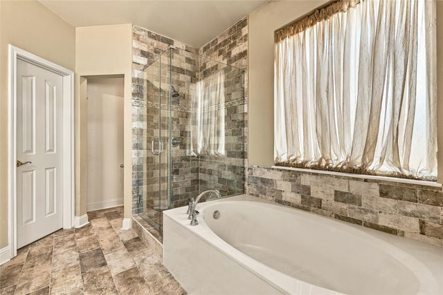 1204 Crestview Drive, Bedford, TX 76021