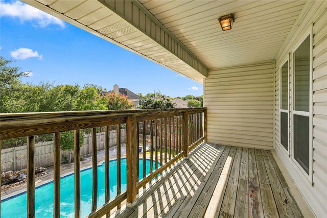 1204 Crestview Drive, Bedford, TX 76021