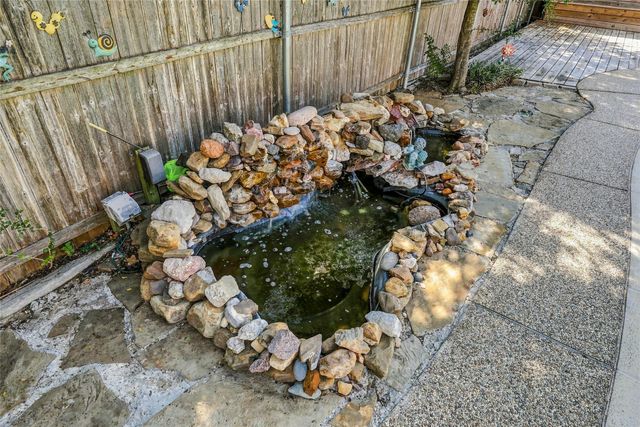 1204 Crestview Drive, Bedford, TX 76021