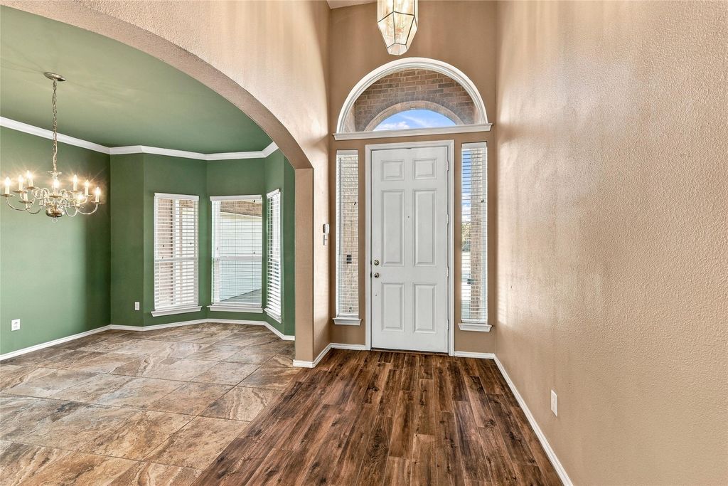 1204 Crestview Drive, Bedford, TX 76021 — photo 2
