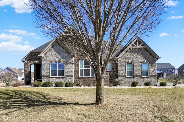 10001 Copper Saddle Bend, Fishers, IN 46040