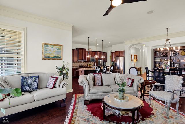 10001 Copper Saddle Bend, Fishers, IN 46040