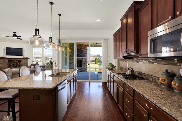 10001 Copper Saddle Bend, Fishers, IN 46040