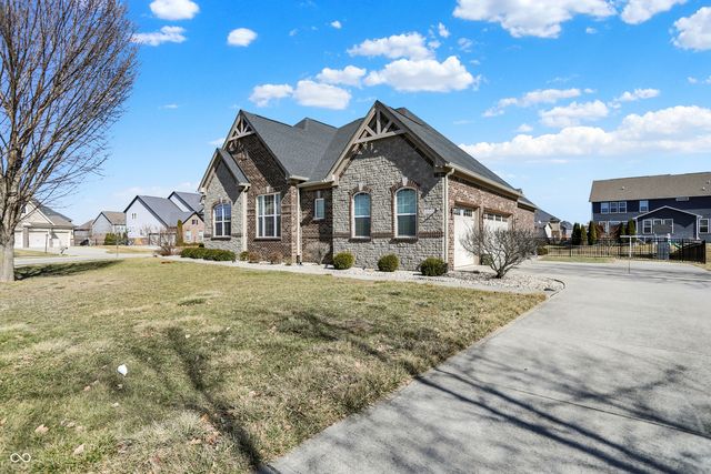 10001 Copper Saddle Bend, Fishers, IN 46040