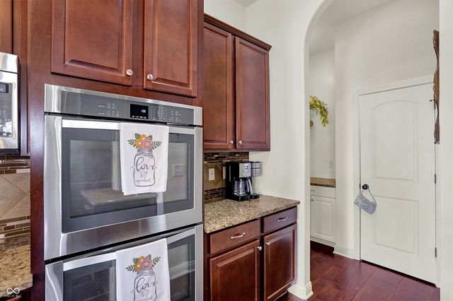 10001 Copper Saddle Bend, Fishers, IN 46040