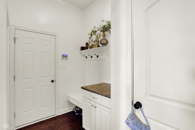 10001 Copper Saddle Bend, Fishers, IN 46040