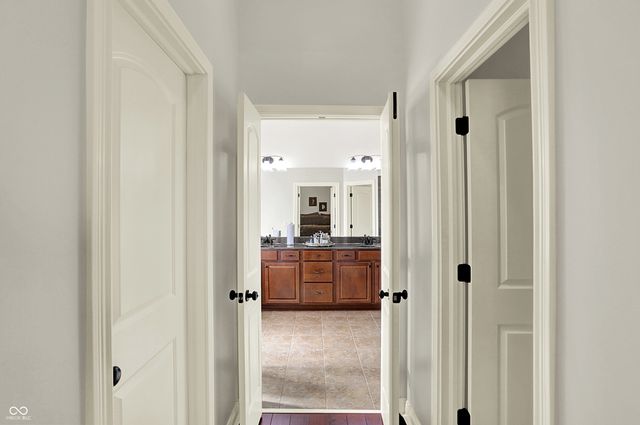 10001 Copper Saddle Bend, Fishers, IN 46040