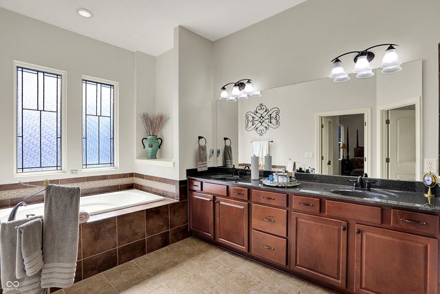 10001 Copper Saddle Bend, Fishers, IN 46040