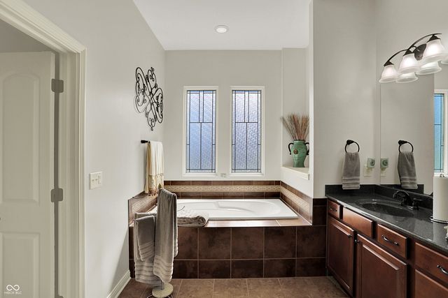 10001 Copper Saddle Bend, Fishers, IN 46040