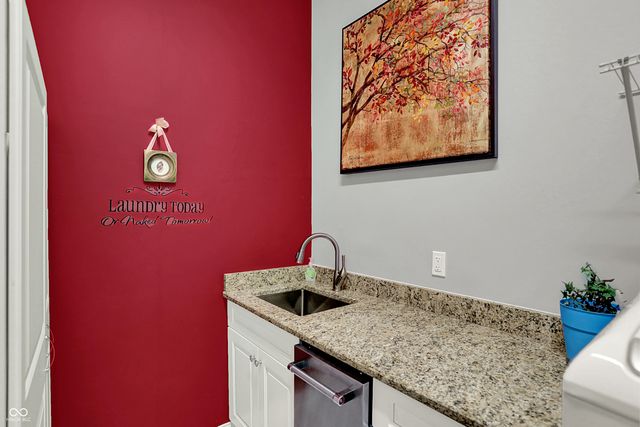 10001 Copper Saddle Bend, Fishers, IN 46040