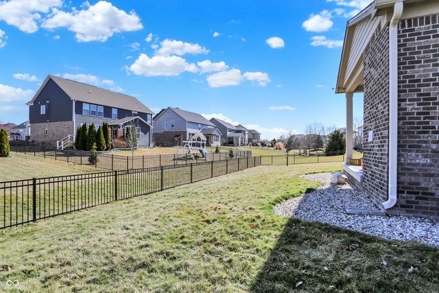 10001 Copper Saddle Bend, Fishers, IN 46040