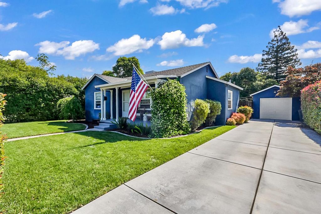 Image 3 of property listing at 1820 Orchard Lane, Merced, CA 93540