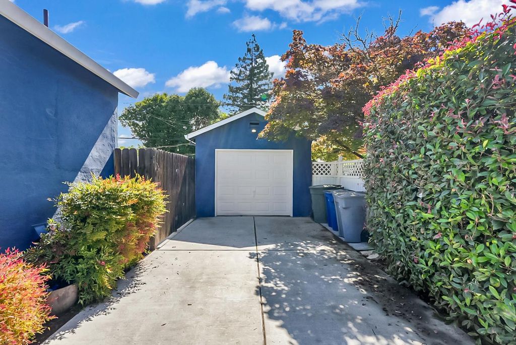 Image 4 of property listing at 1820 Orchard Lane, Merced, CA 93540
