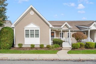500 Mendon Road 302, Cumberland, RI 02864