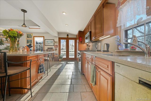 11 Muriel Road, Port Washington, NY 11050